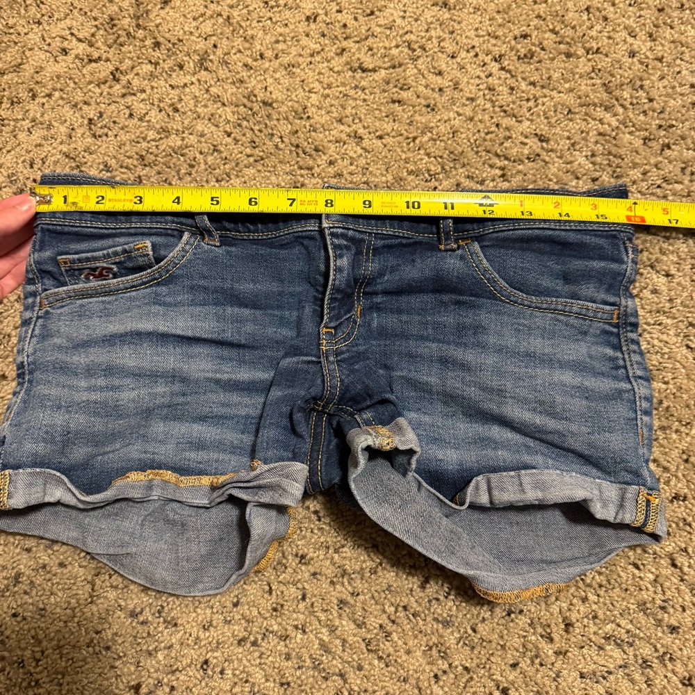 Hollister Denim Shorts Size 5 - Picture 4 of 10
